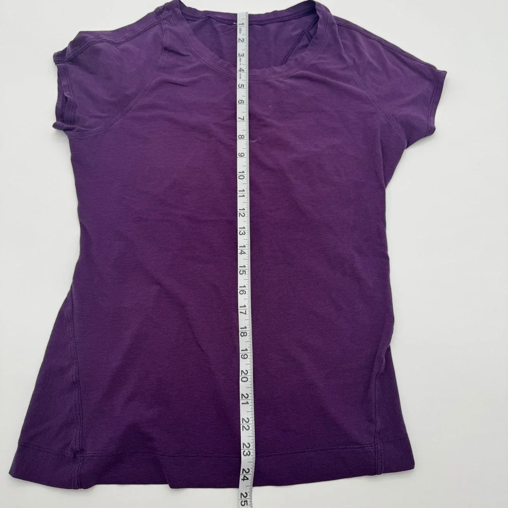 Lululemon Purple Micro Striped Short Sleeve Athletic Training‎ Top Womens Size 4